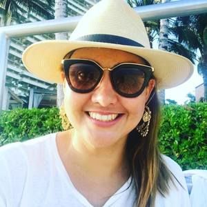 Meet your Posher, Larissa